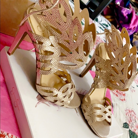 Fabulous Jessica Simpson pearl gold heels✨ - Picture 3 of 4